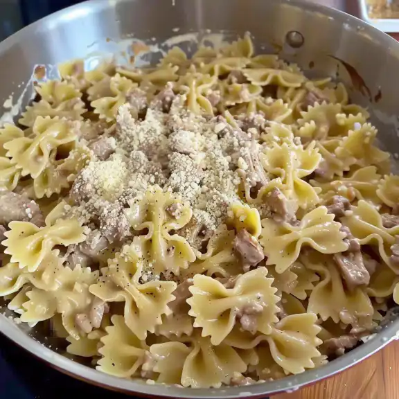 Easy Creamy Garlic Parmesan Beef Bowtie Pasta Recipe for Dinner 2 image 1095