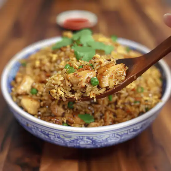 Healthy & Crispy Garlic Chicken Fried Rice Recipe for Easy High Protein Meals 2 image 874