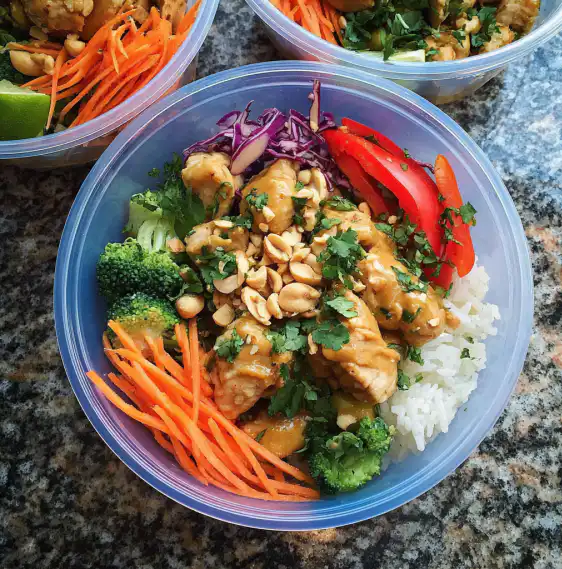 Thai Peanut Chicken Buddha Bowl: A Flavorful High Protein Recipe 2 image 60 e1777888209734